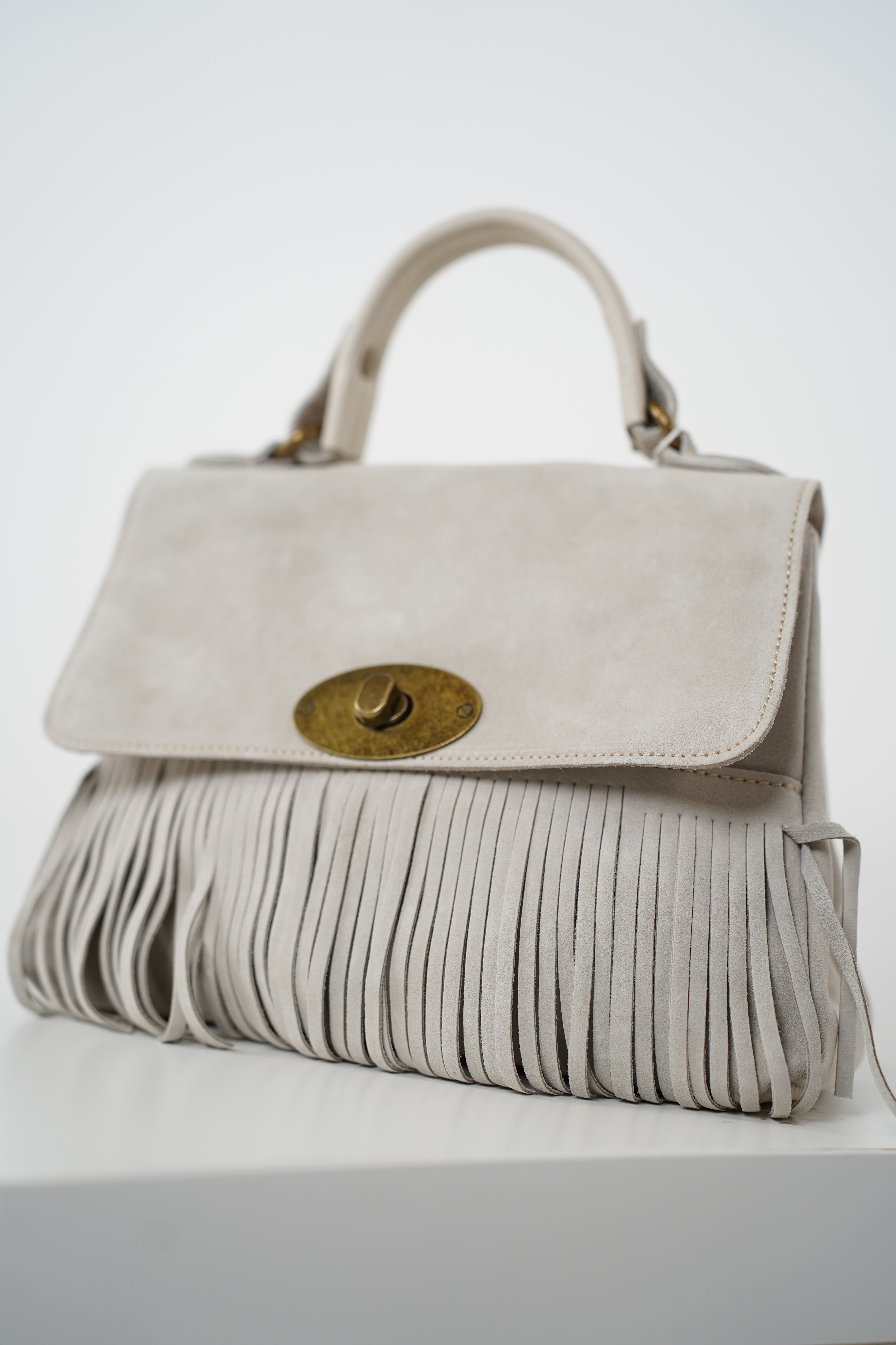 Rosae Bag – Fringe-Trimmed Suede Elegance