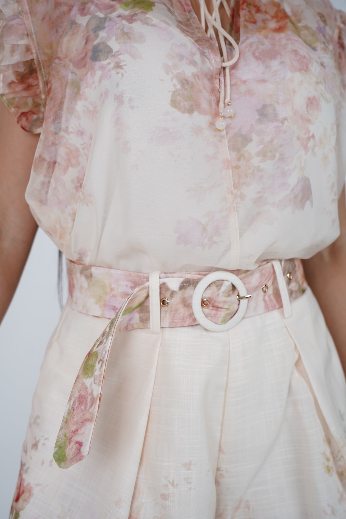 Saviya Floral Short Set – Romantic Soft-Toned Elegance
