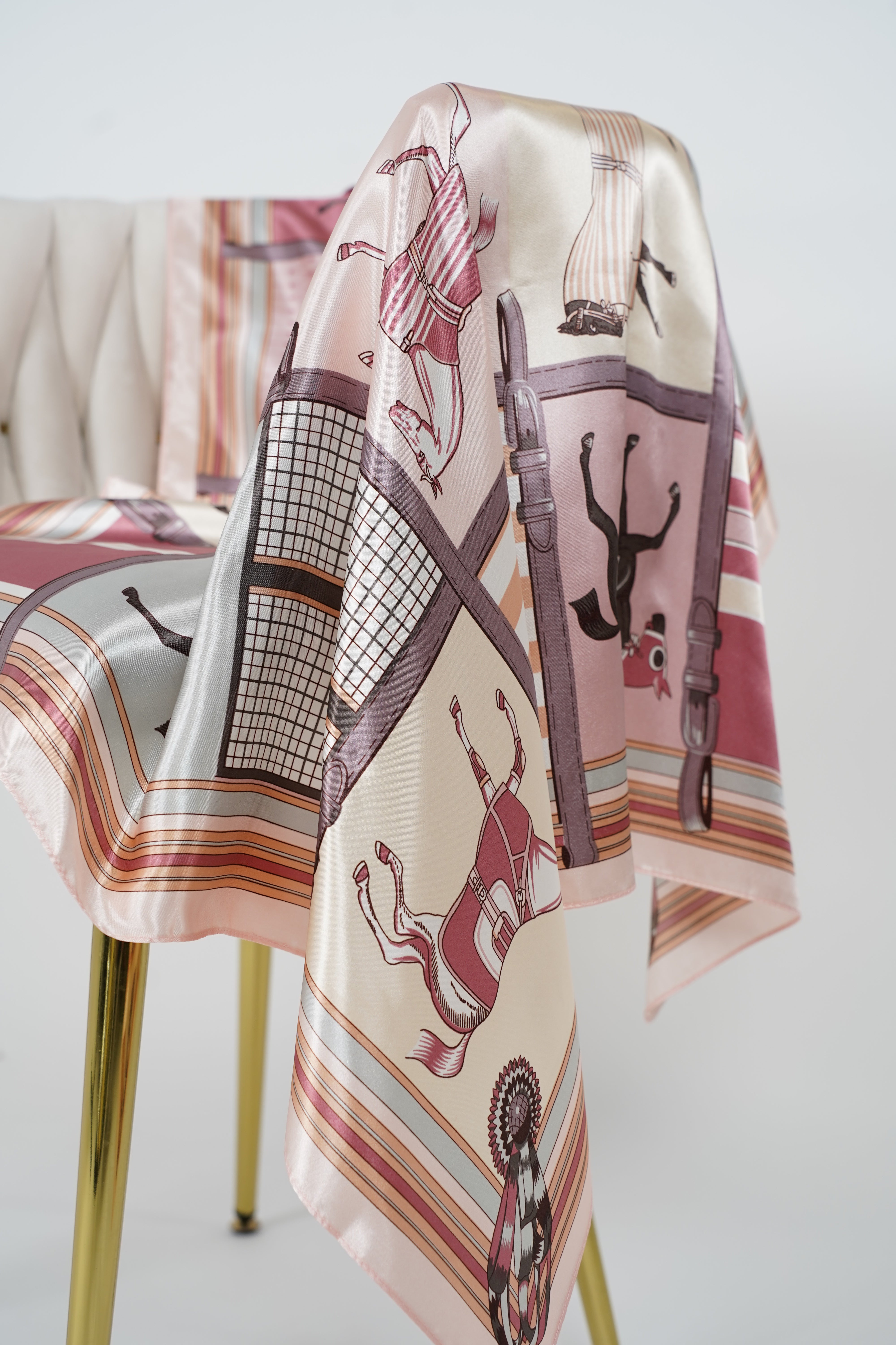 Versatile Patterned Scarf – Multi-Way Styling Accessory