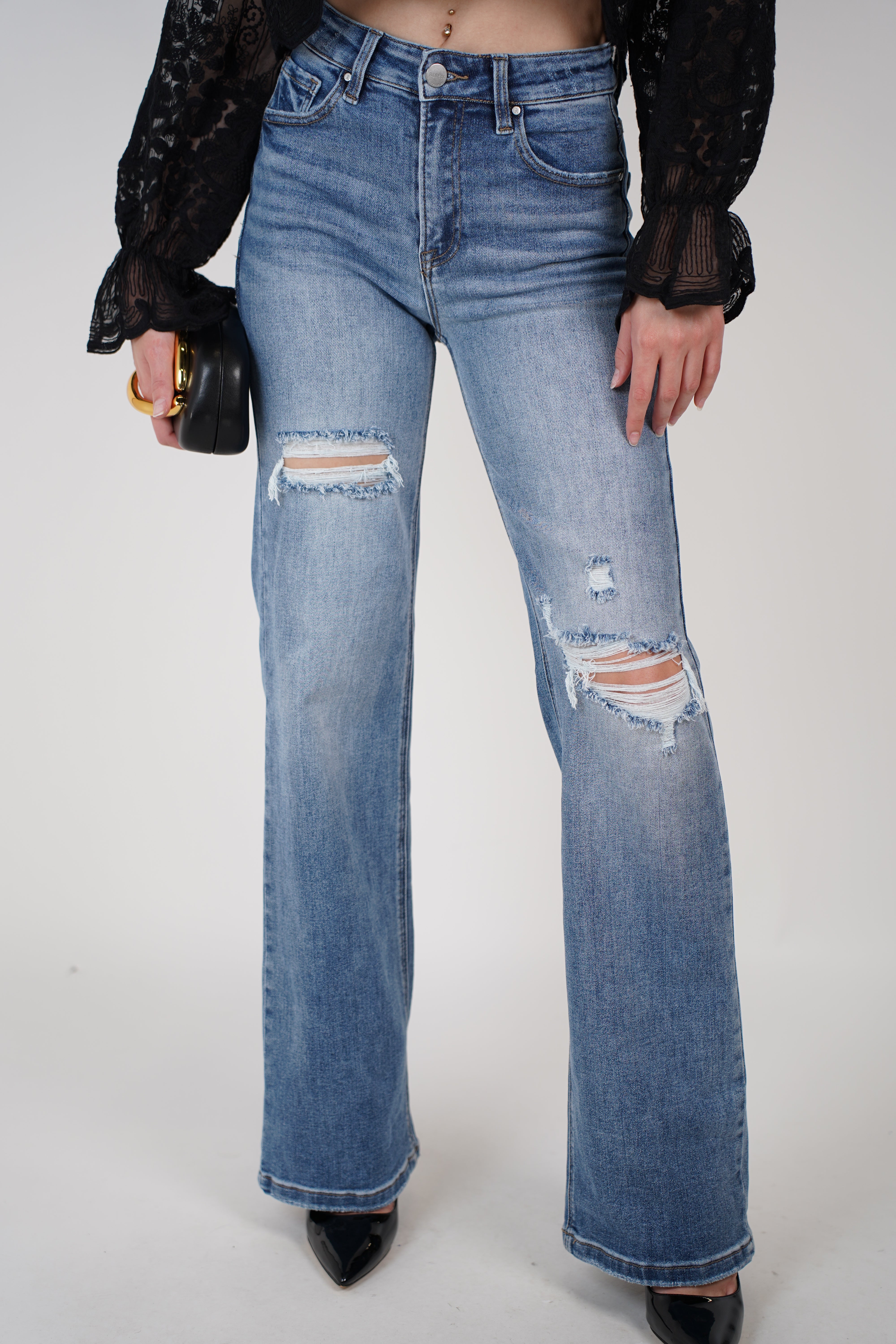 Zira Wide Leg Jeans – Casual Cool with a Distressed Twist
