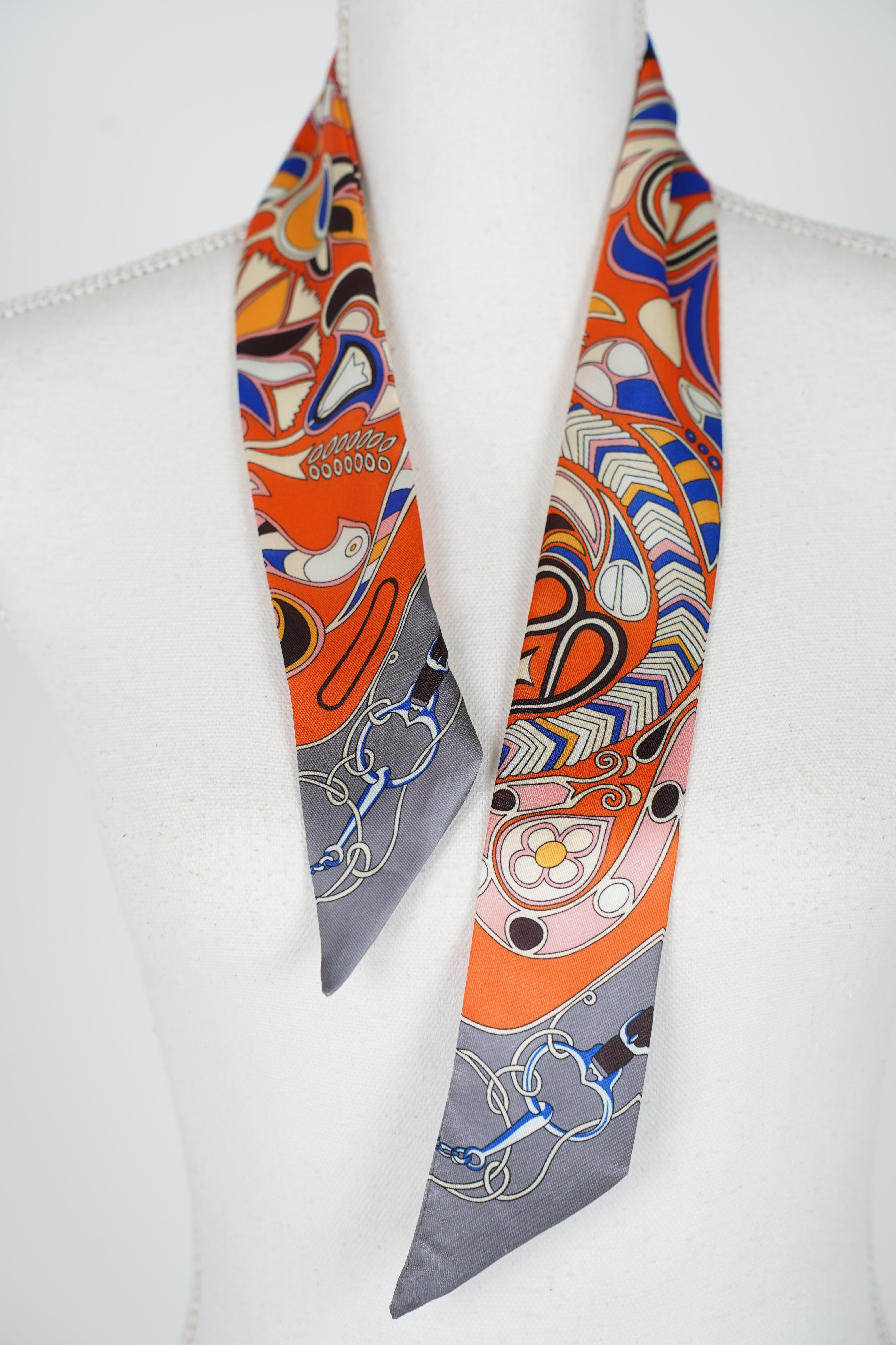 Parisian Twilly – Versatile Mini Scarf for Neck, Hair, or Bags