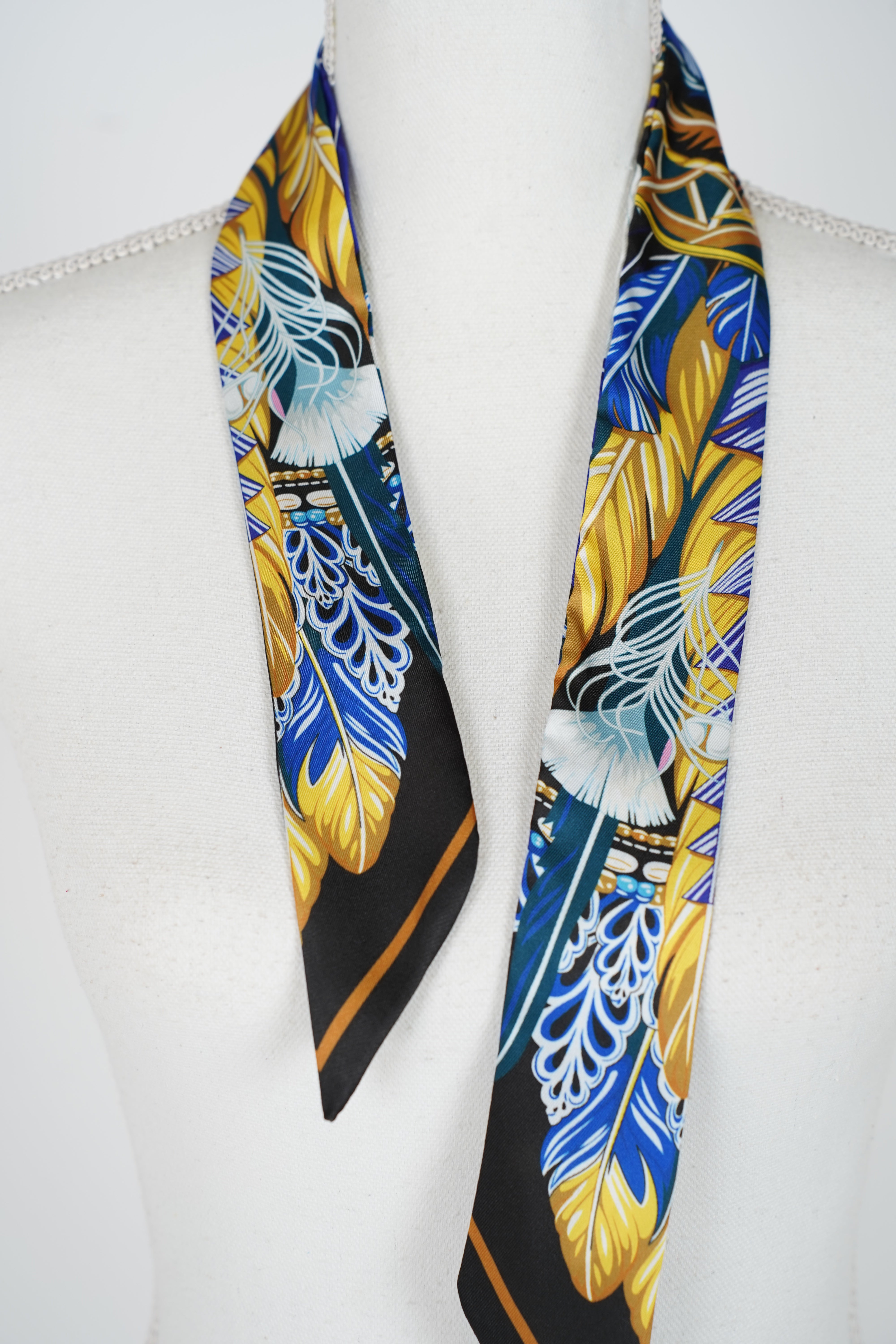 Parisian Twilly – Versatile Mini Scarf for Neck, Hair, or Bags