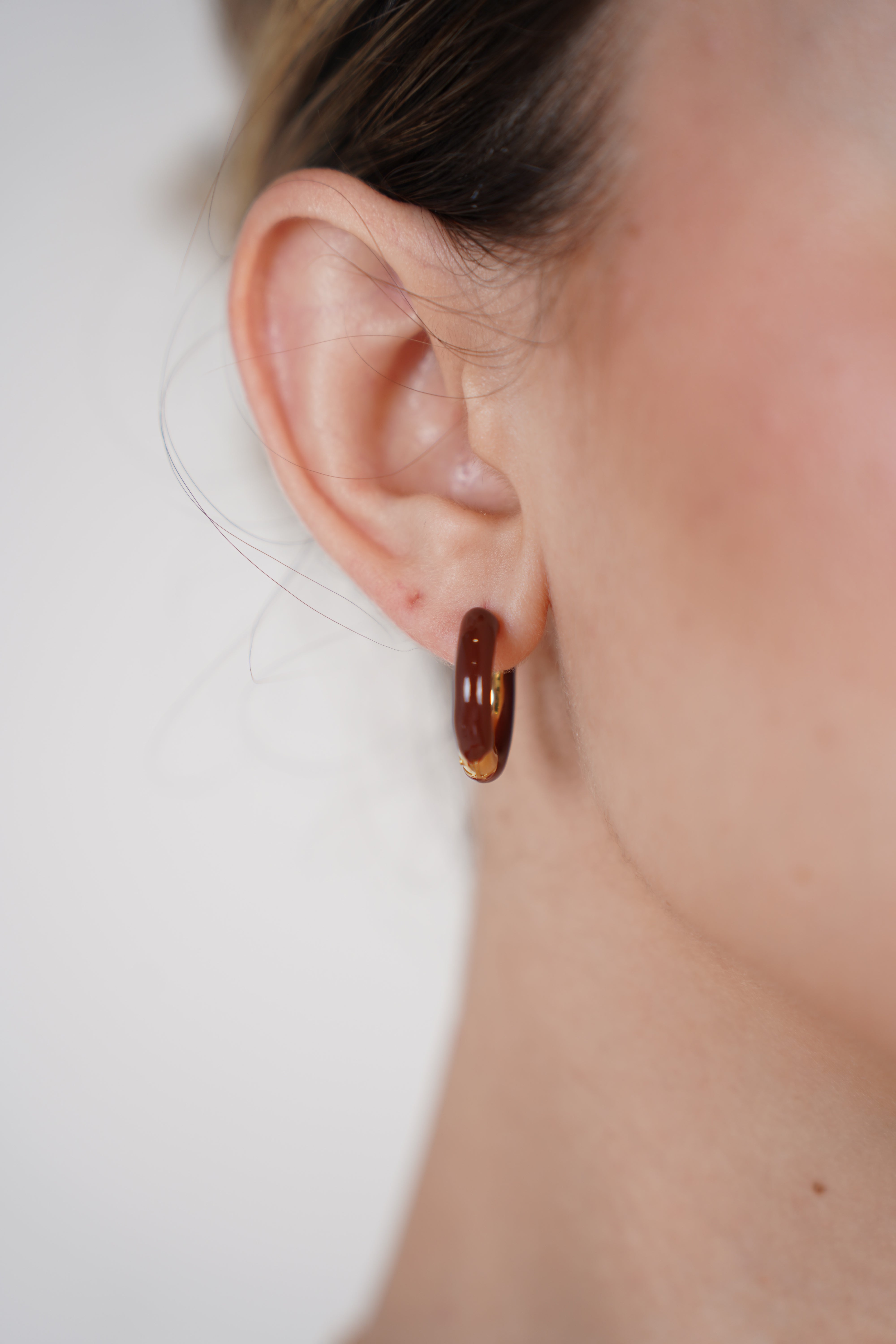 Tila Mini Hoops – Sleek Everyday Hoops in Multiple Colors