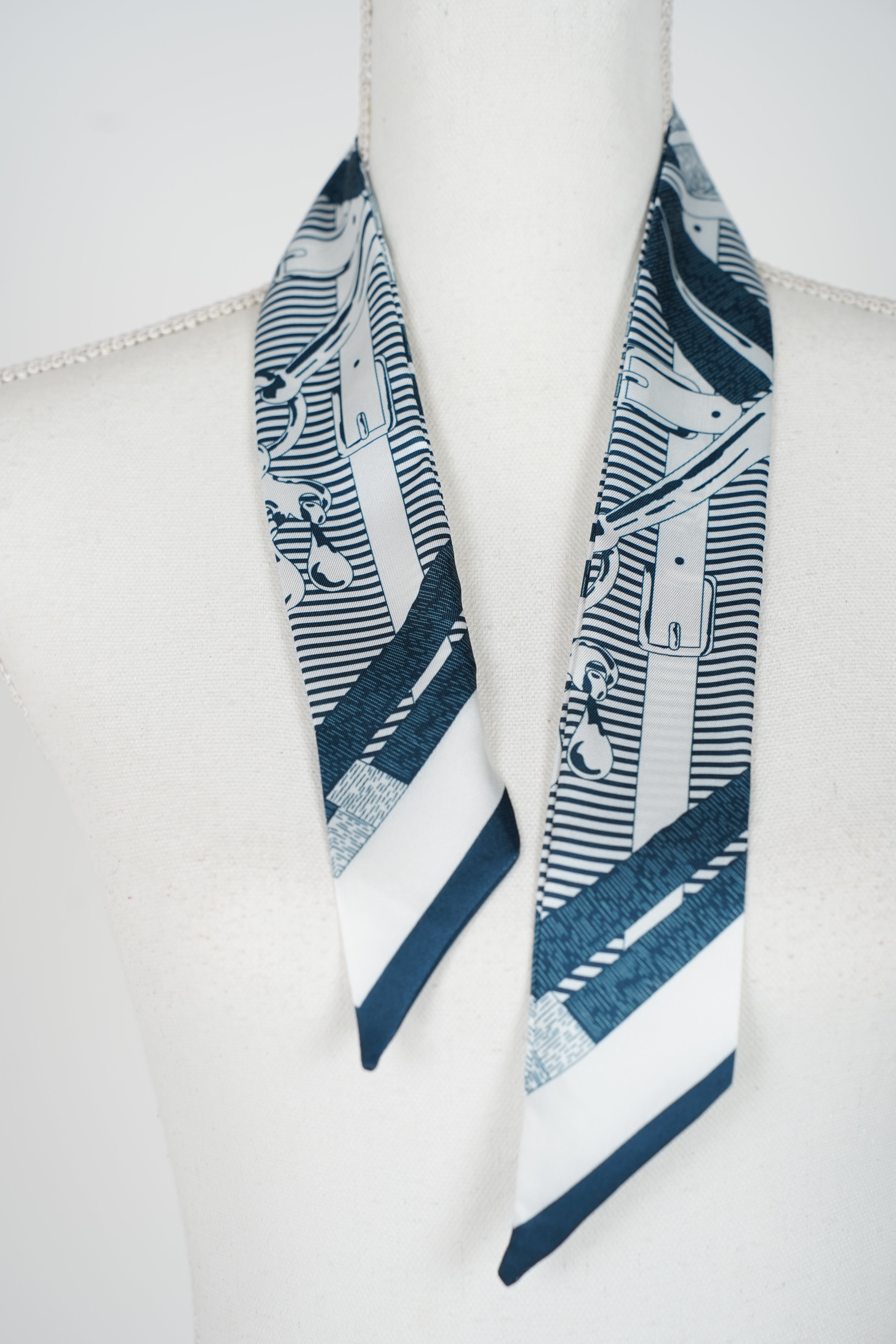 Parisian Twilly – Versatile Mini Scarf for Neck, Hair, or Bags