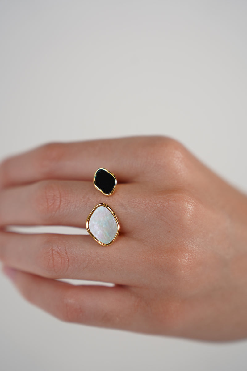 Bare Crystal Ring – Dual Stone Elegance