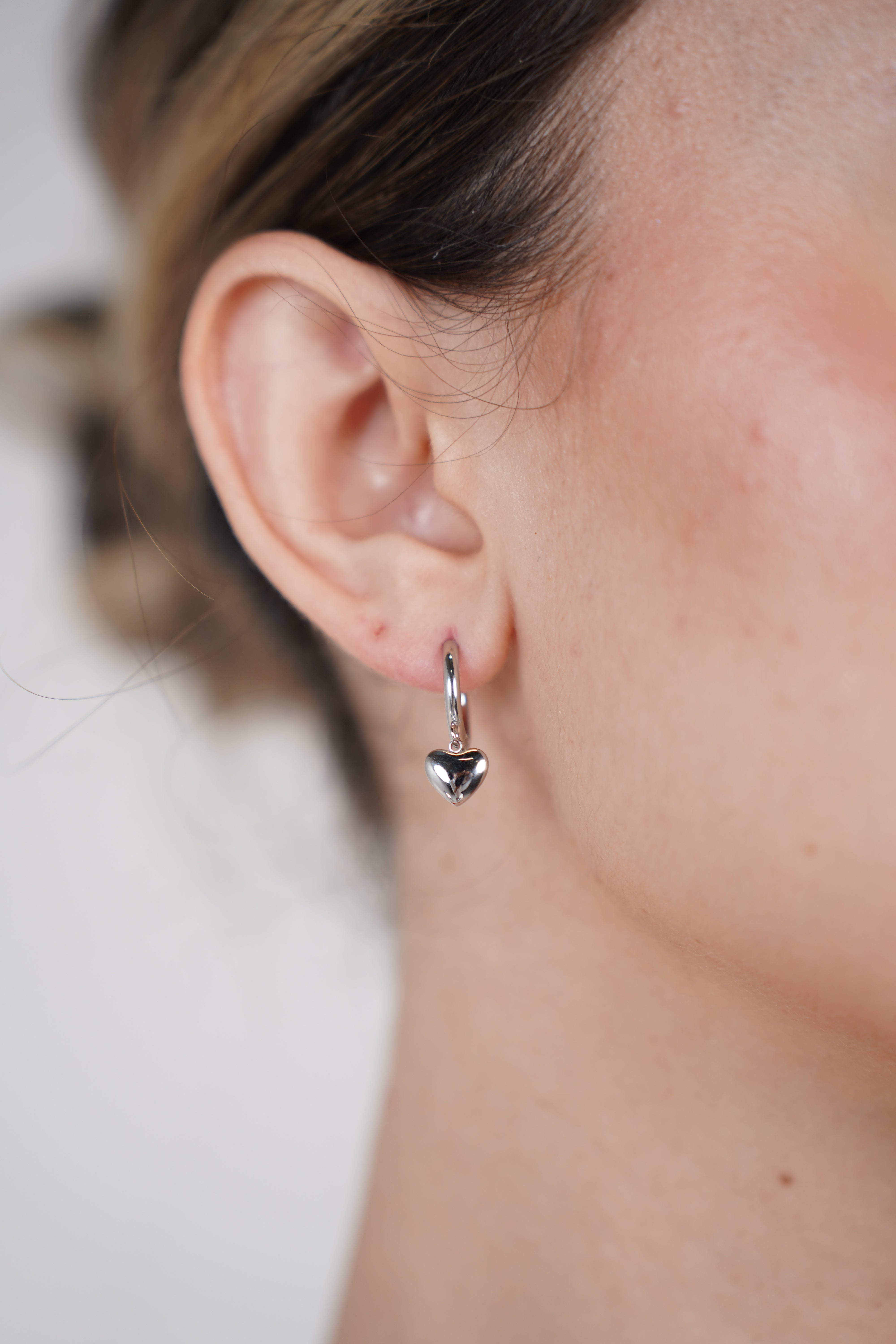 Voni Mini Heart Necklace Set – Silver Sweetheart Elegance