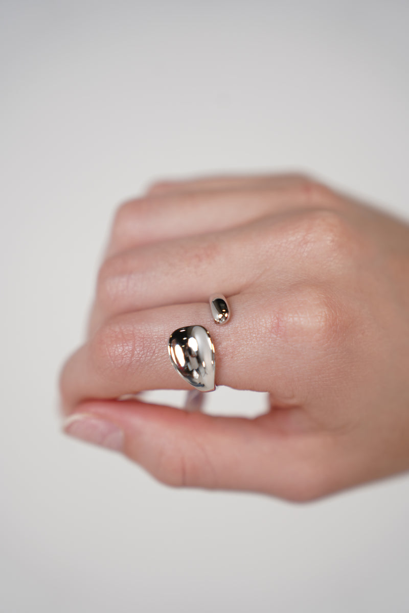 Naira Ring – Minimalist Open Silver Design