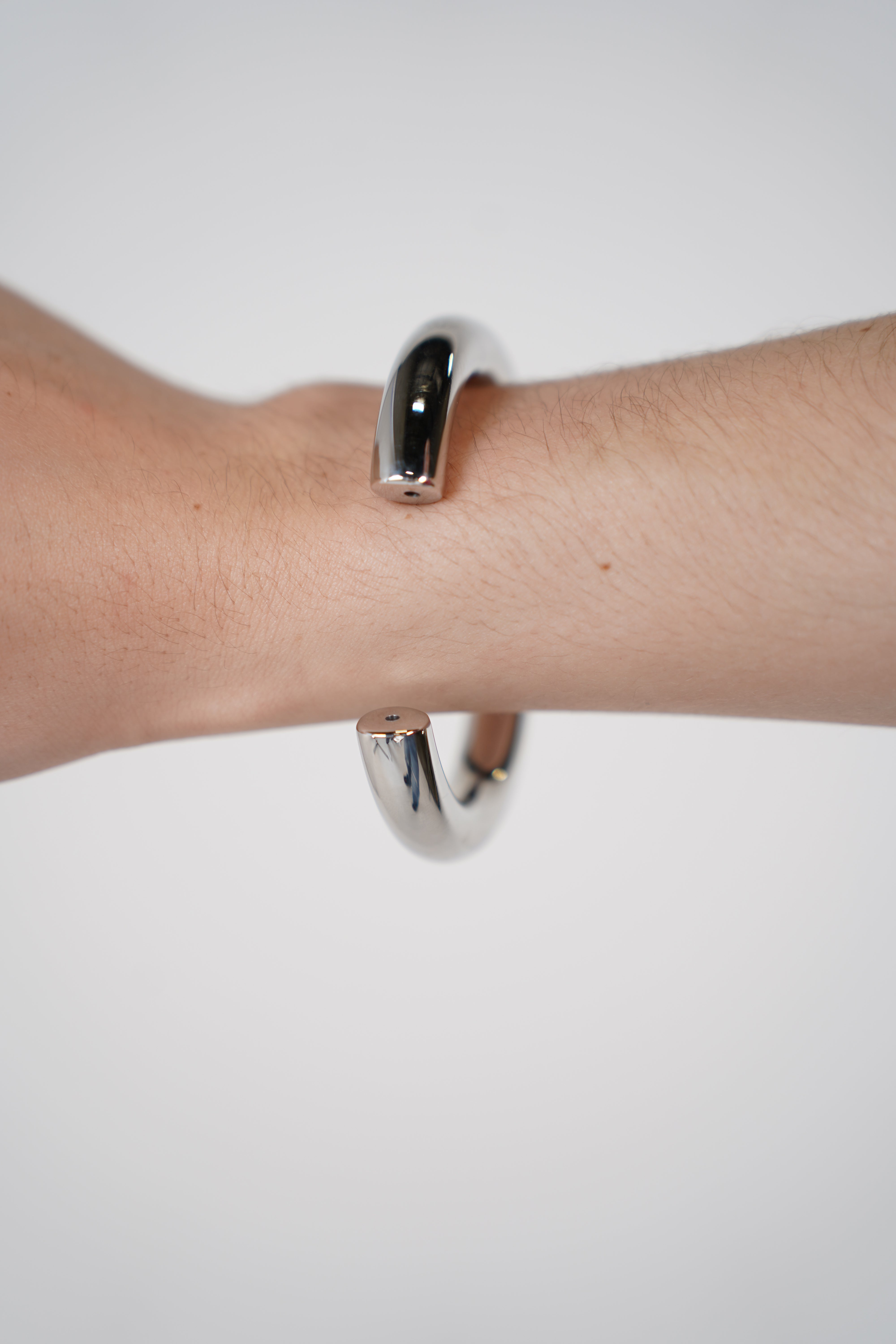 Sora Chunky Bracelet – Bold Gold Minimalism