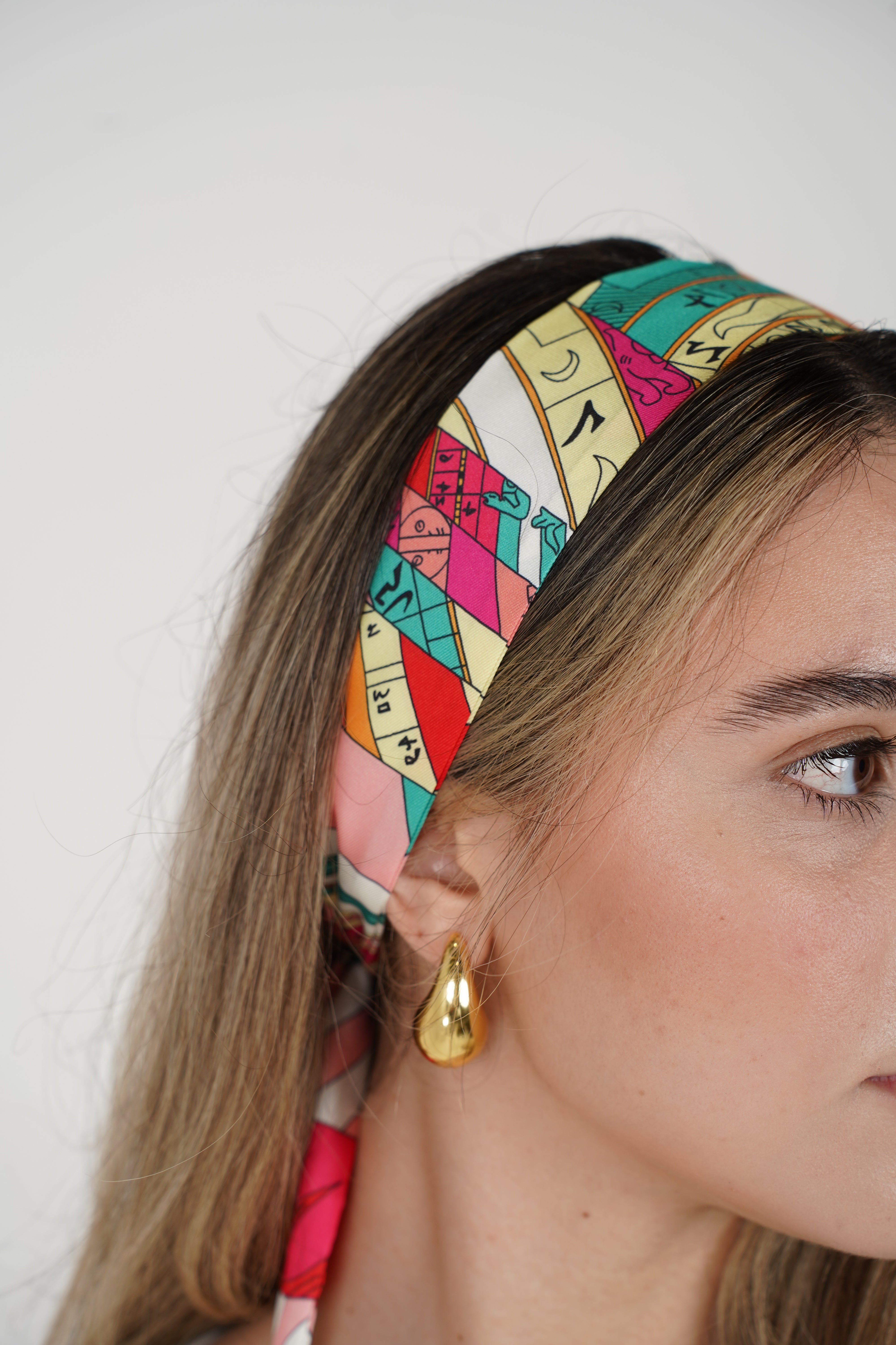 Parisian Twilly – Versatile Mini Scarf for Neck, Hair, or Bags