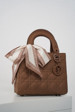 Bolsos Vezza – Refinados, Pequeños y Elegantes