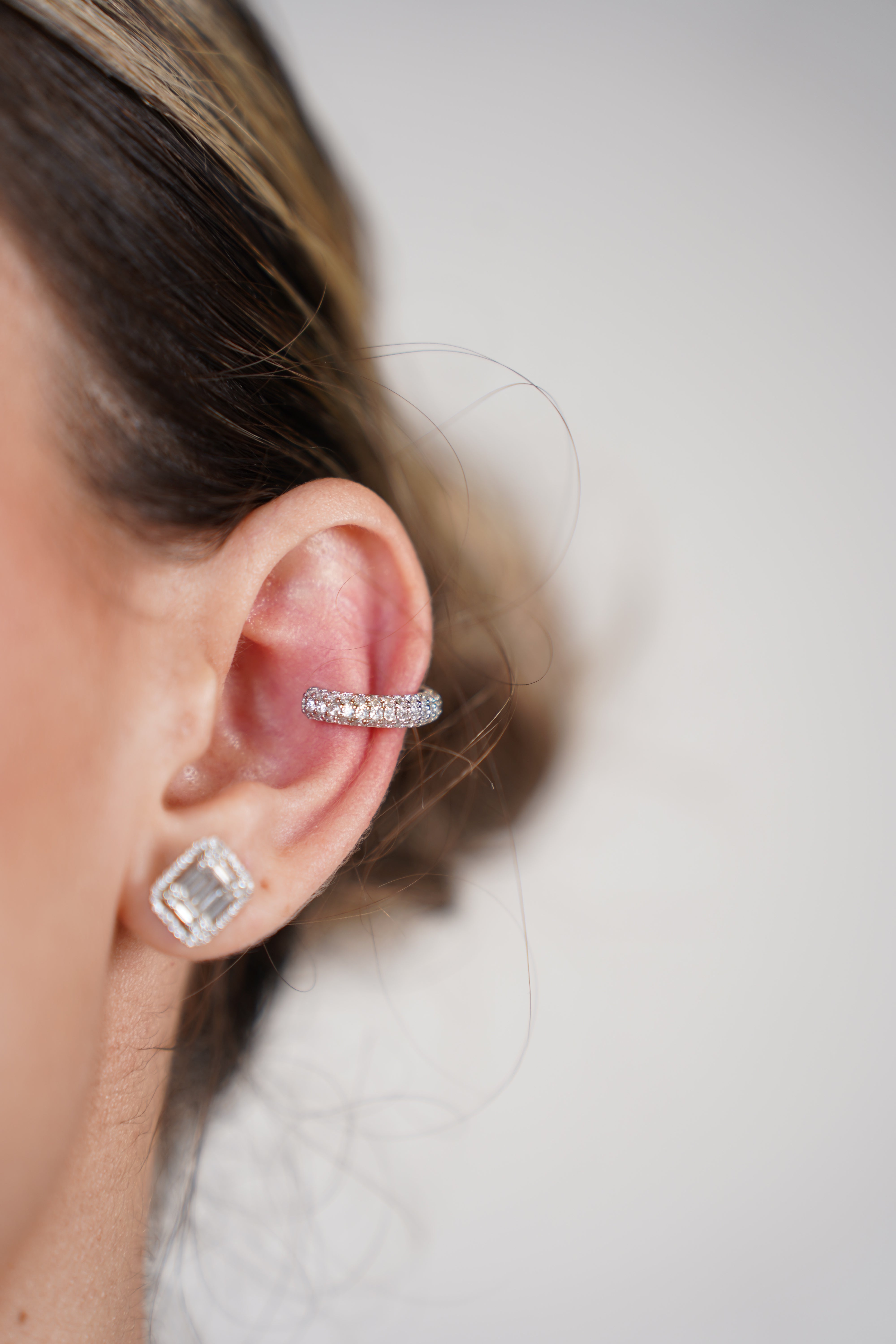 Arvyn Diamond Ear Cuff – Pavé Sparkle No-Piercing Design