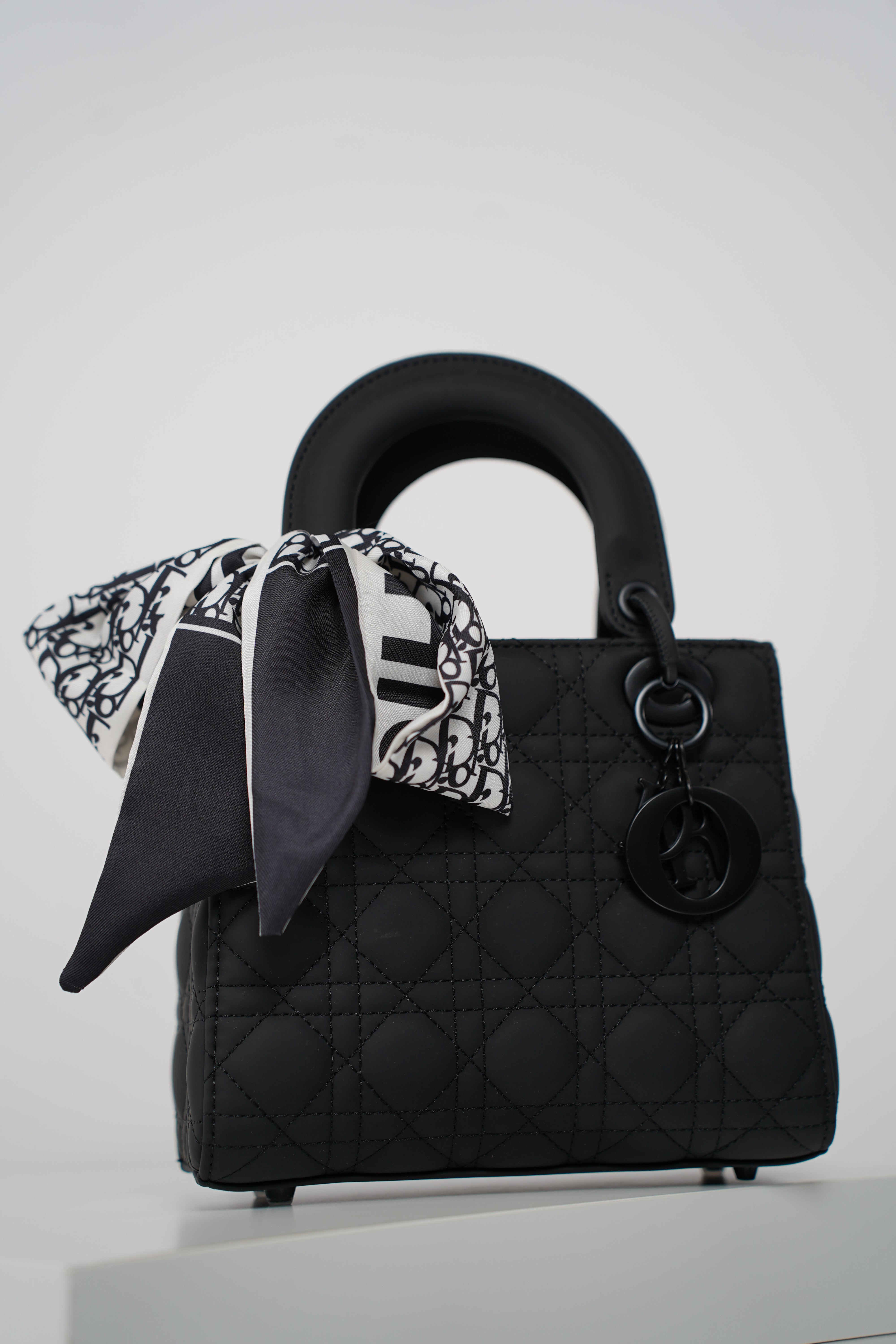 Vezza Handbags – Polished, Petite, and Chic