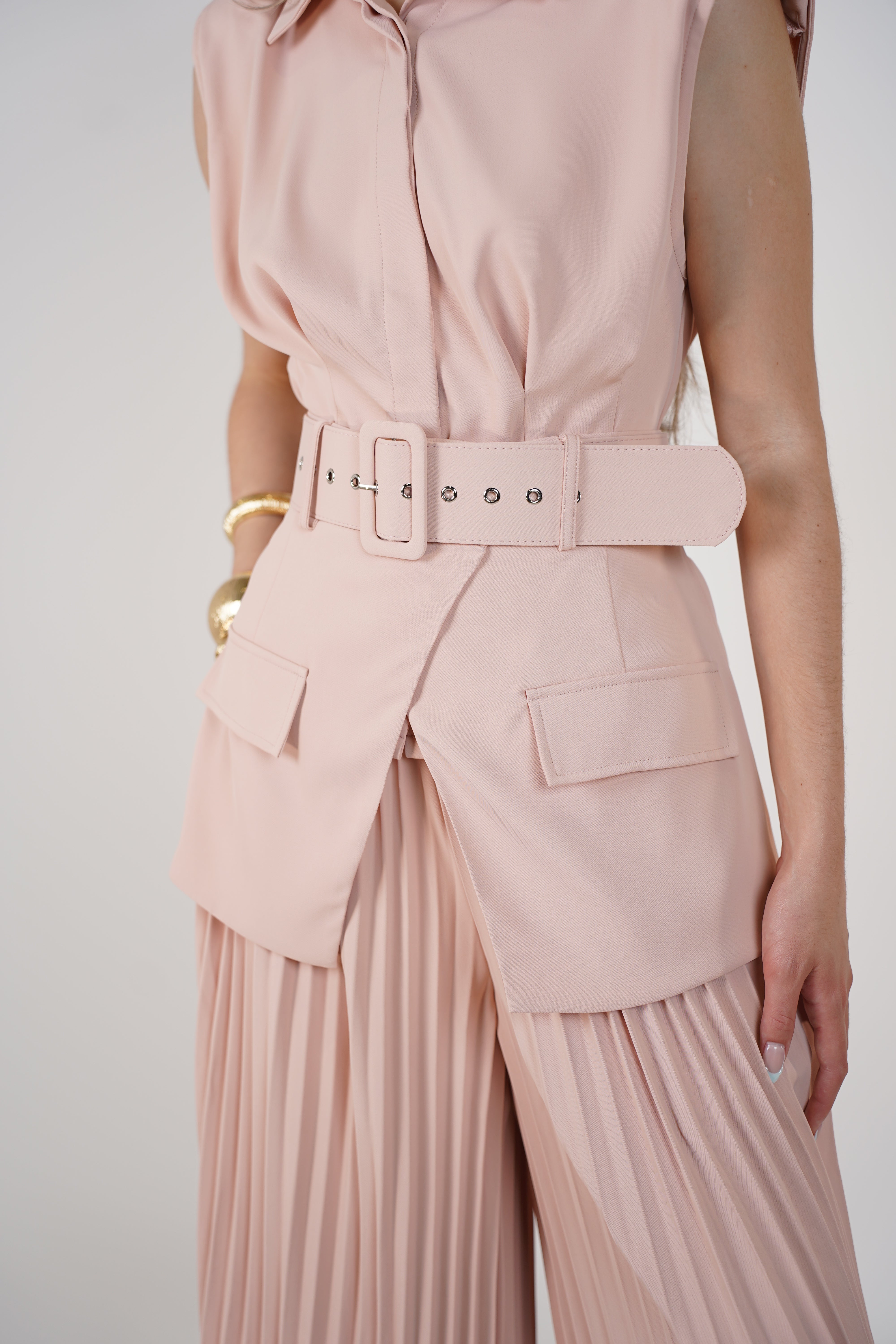 Elixir Pants Set – Pleated Elegance in a Soft Blush Hue