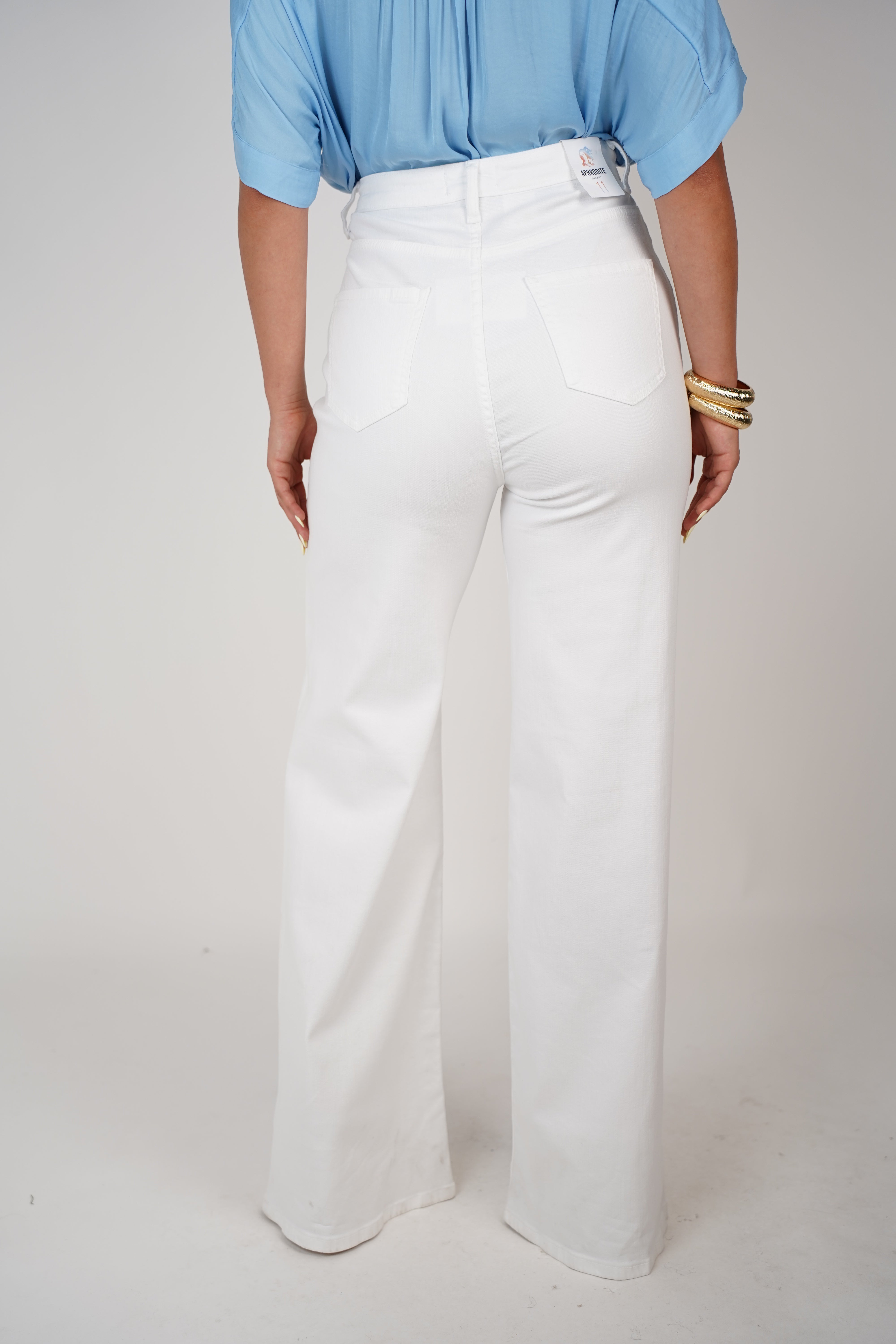 Gika Wide Leg Jeans – Classic Black with a Polished Flare