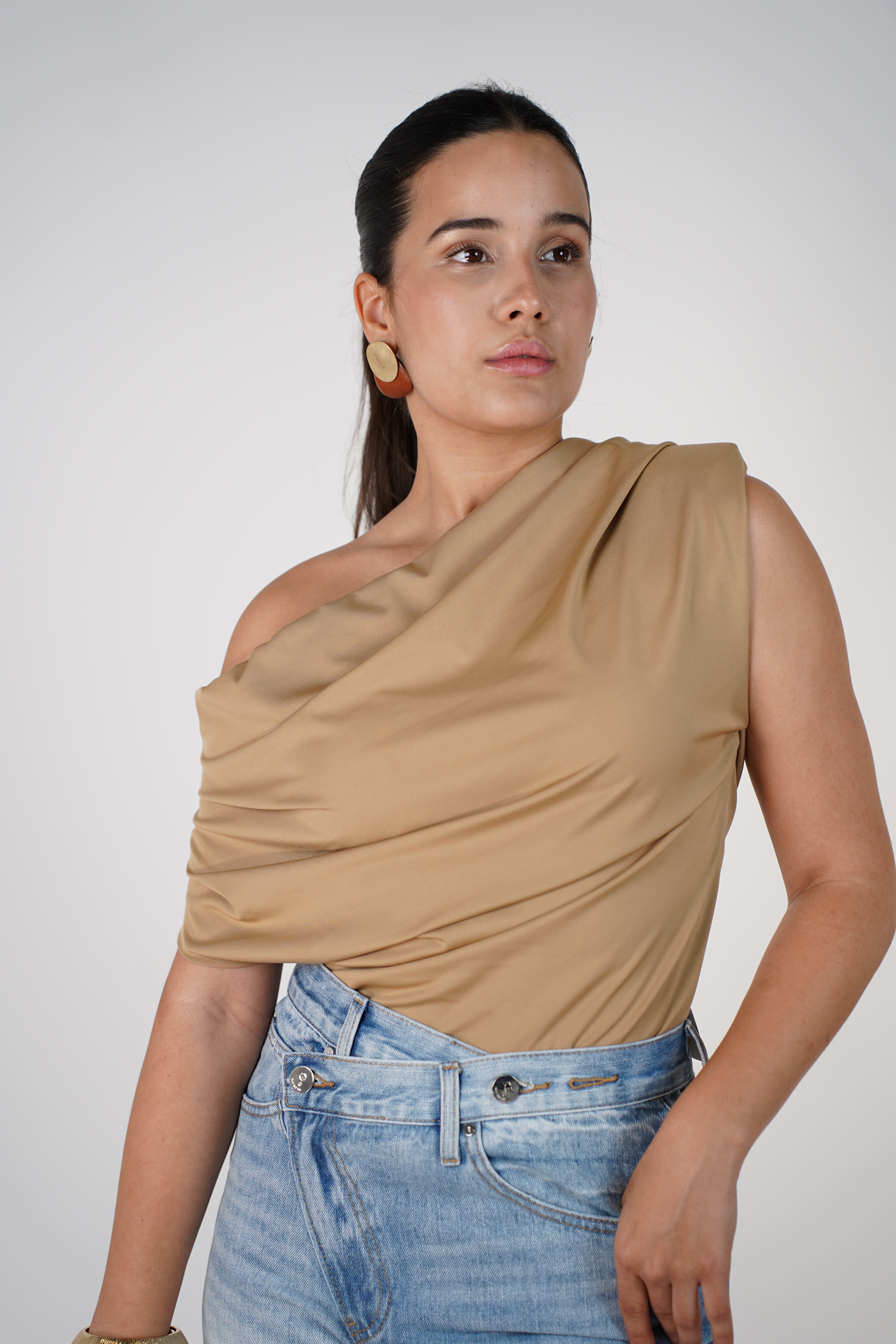 Eyes Versatile Top – Soft Draped Sleeveless Blouse