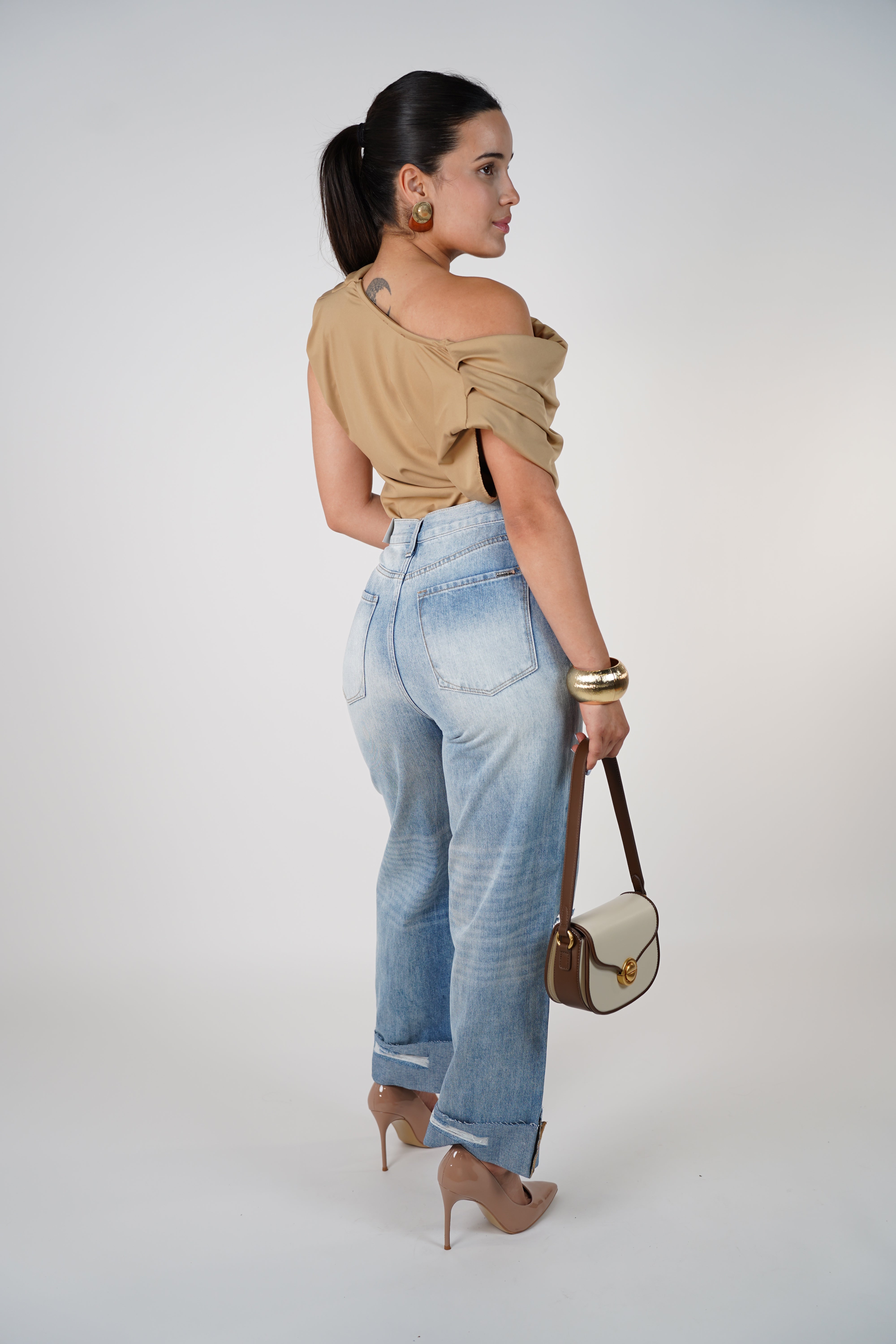 Neylen Barrel Jeans – Distressed Denim with a Structured Fit