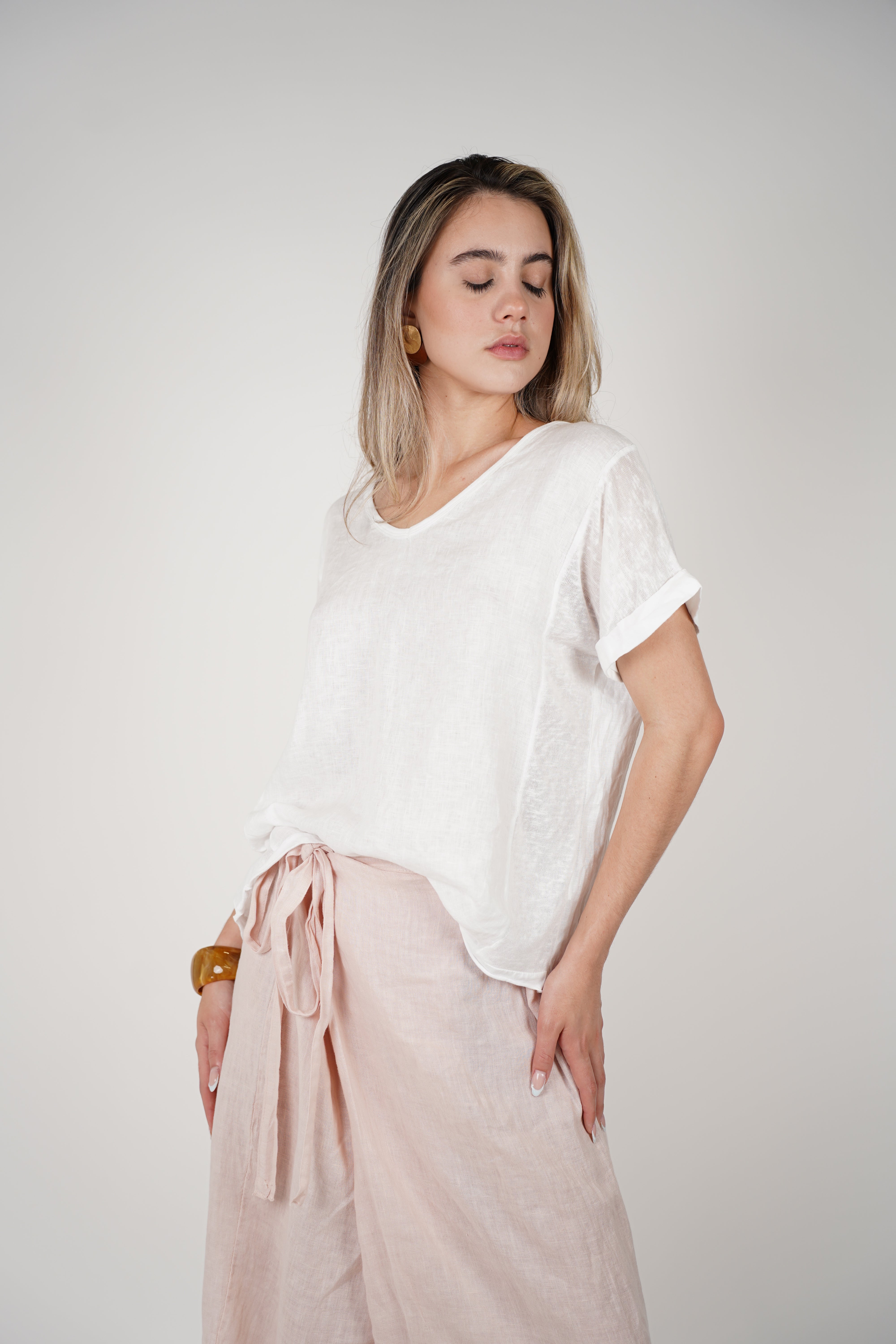 Norea Linen Top – Effortlessly Breezy, Naturally Chic