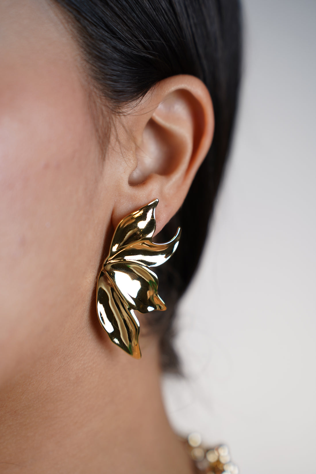 Aurelis Sculpted Earrings – Organic Gold Statement Design